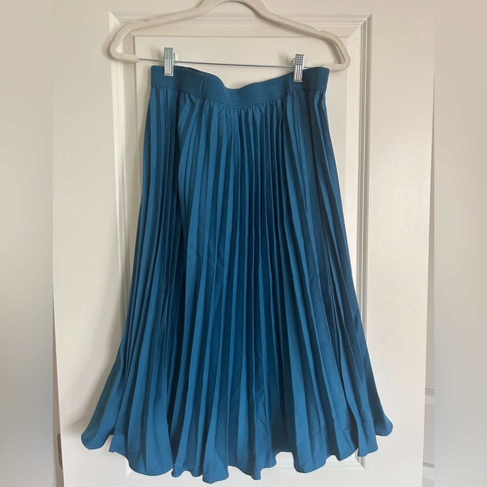 Amazon skirt, worn only once!